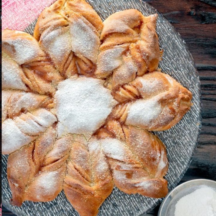 Twisted star bread
